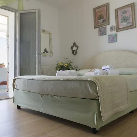 Feriehus Tenuta Mongiardino La Maddalena (Sassari)